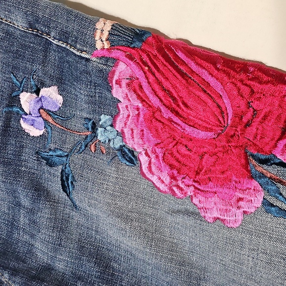 Polo Ralph Lauren Blue Capri Jeans with Floral Embroidery Size 32 - Picture 3 of 10